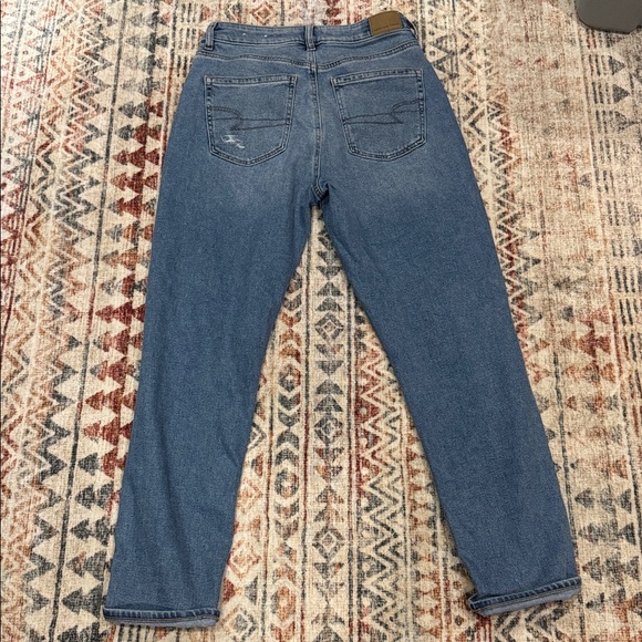 Women’s American Eagle Outfitters Mom Jeans - Picture 9 of 9